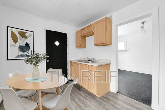 Photo - 15906 Alden St