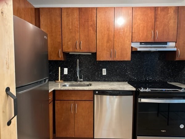 Building Photo - 47 N Mead St Unit C6