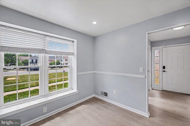 Photo - 7981 Northumberland Rd