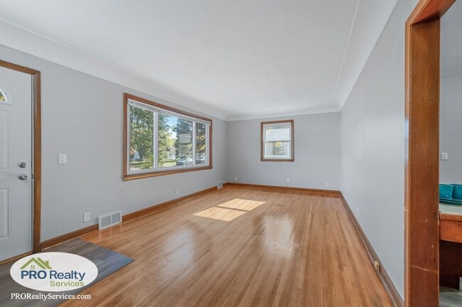 Photo - 8336 Blaisdell Ave S