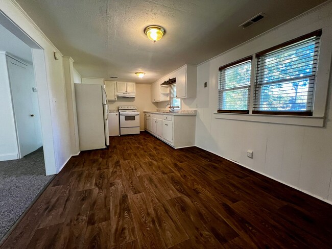 Photo - Inviting 3 Bed, 2 Bath Ranch