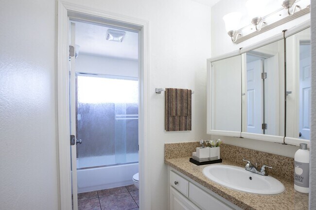 Diamond Crest Apartments