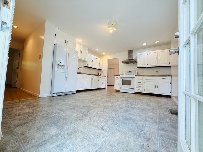 Photo - 2904 Stork Ct