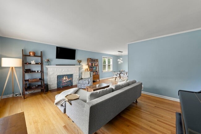 Photo - 18466 Gottschalk Ave