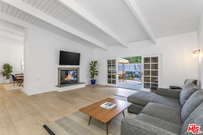 Photo - 23826 Burbank Blvd