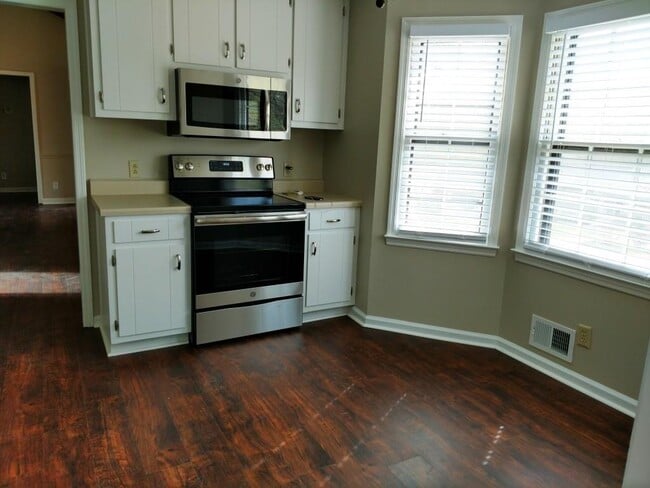 Photo - 4907 Bentwood Dr