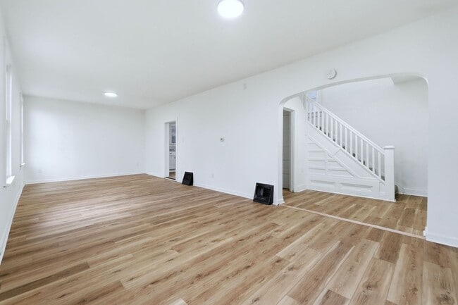 Photo - Stylishly Renovated 4 Bed, 1 Bath