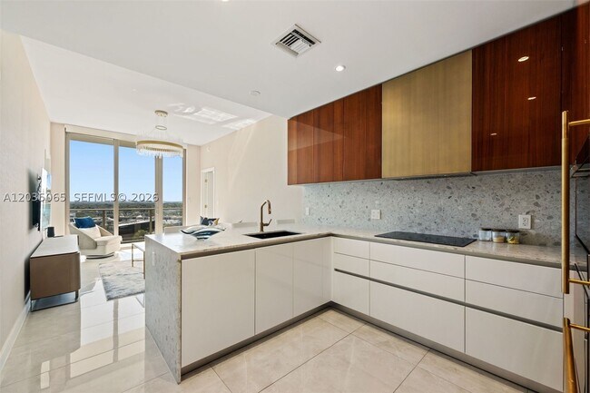 2678 Tigertail Ave Unit 1705