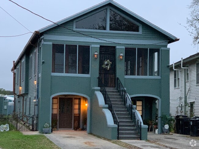 Building Photo - 1808 Moss St Rental
