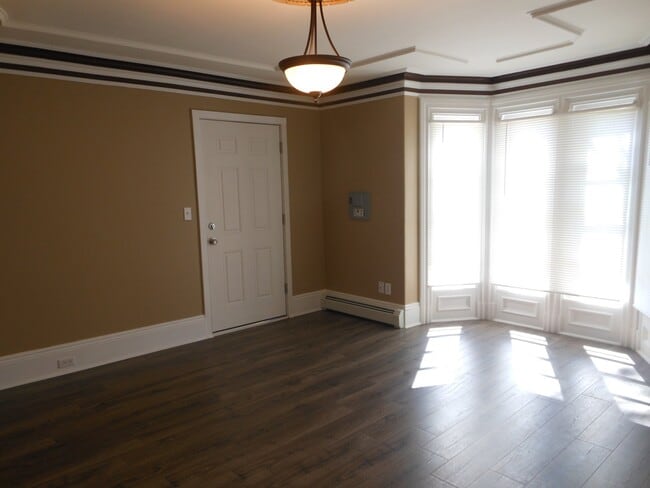 4 Cushing Rd Unit 2
