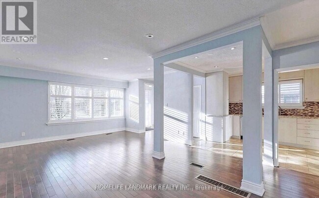 Photo - 381 Osiris Dr