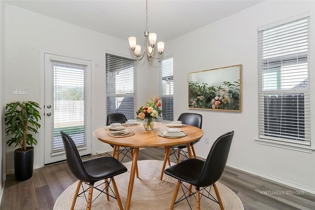 Photo - 1621 Stinnett Dr