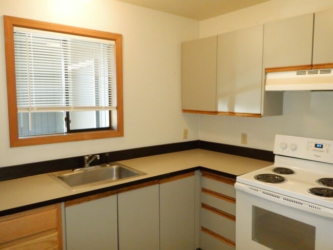 Photo - 1 Bed/1 Bath Apartment Across Millers Landing Park - Riverside Ave Unidad 82-5