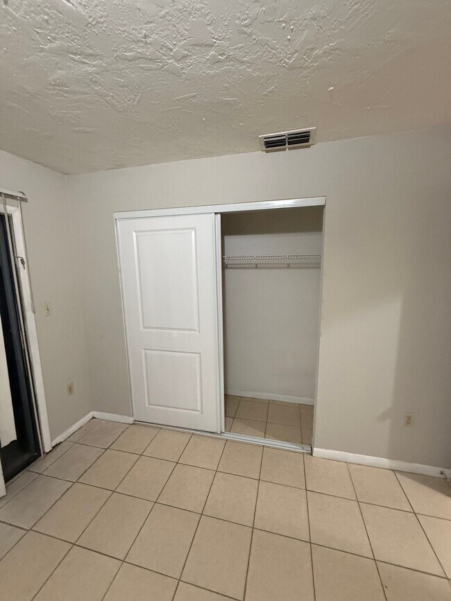 3881 Janeen Cir Unit 3881
