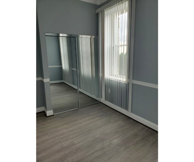 Photo - 2838 Washington Blvd Unit 1C W/Bath Available $850 1C W/BATH