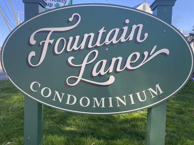 Photo - 18 Fountain Ln Condo Unit 10