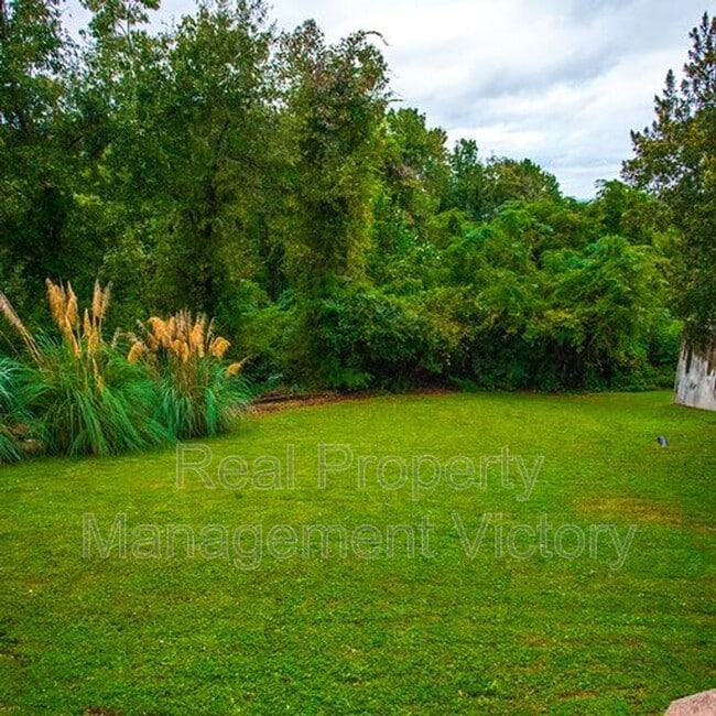 Photo - 1120 Shades Crest Rd