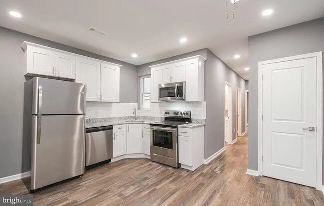 Photo - 207 S 49th St