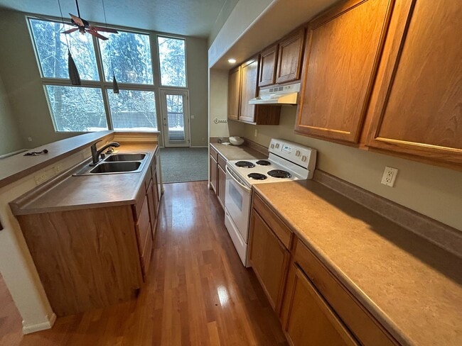 Photo - Unique 36th Ave Duplex - 2 Bed, 2 Bath on South Hill! Unidad A