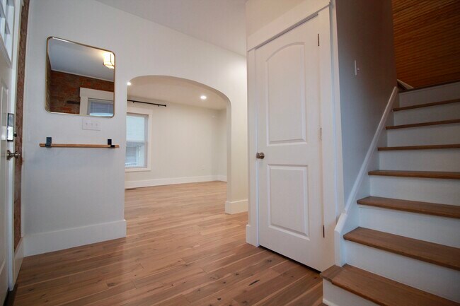 Photo - 6701 Buckingham Plz