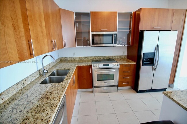 Building Photo - 1945 S Ocean Dr Unit 707 Rental