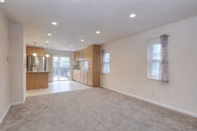 Photo - 371 Riverside Ave