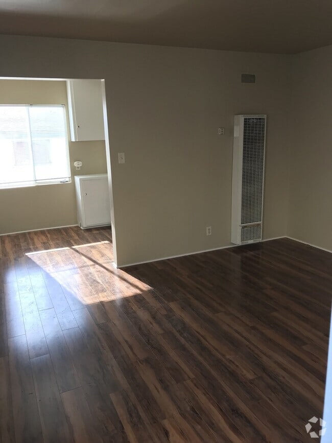 Building Photo - Luna Unit Luna Rental