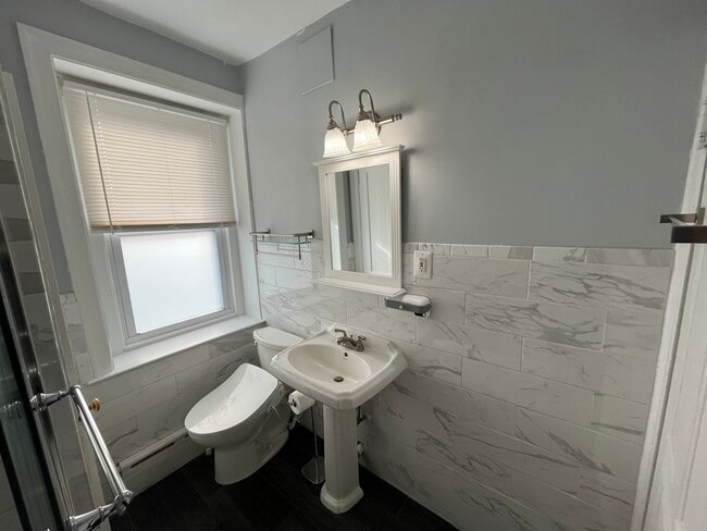 Photo - 626 Knapp Rd Unidad 2