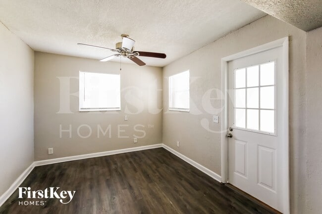 Photo - 2330 N 67th Ave