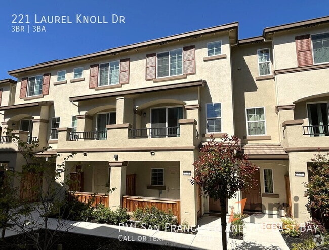 Building Photo - 221 Laurel Knoll Dr Rental