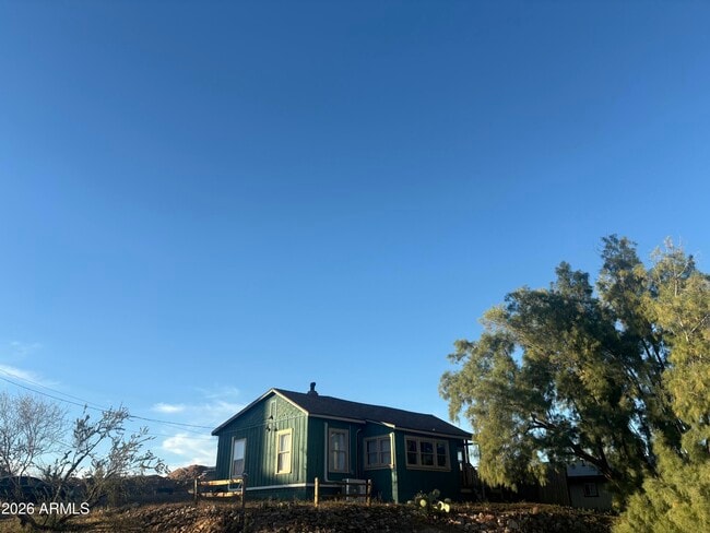 Building Photo - 180 W Santa Cruz St