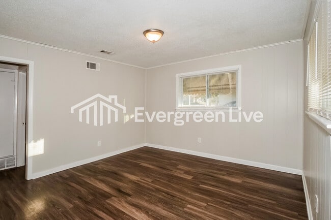 Photo - 3325 Cedar Springs Dr