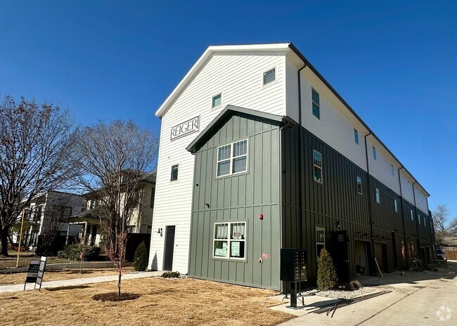 Building Photo - 5313 Reiger Avenue Homes