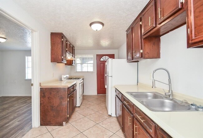 Photo - 4409 Hershe St