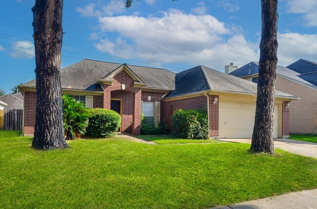Photo - 20430 Drakewood Dr Casa