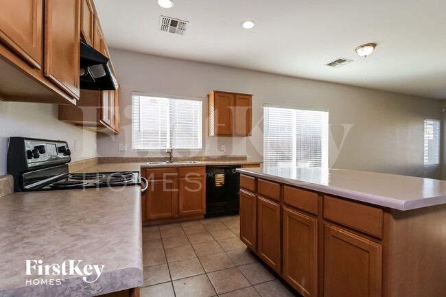 Photo - 110 N 118th Ave
