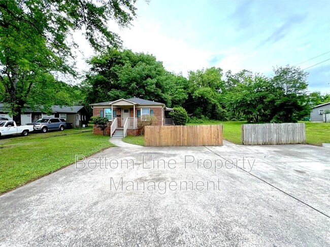 Building Photo - 4030 Bearwood Ave Unit 1 Rental