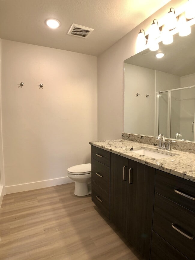 Photo - 437 S 1400 E