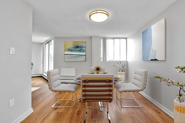 Photo - Sunset Towers