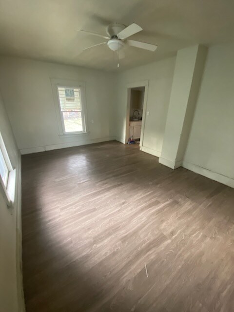 31 W Oakland St