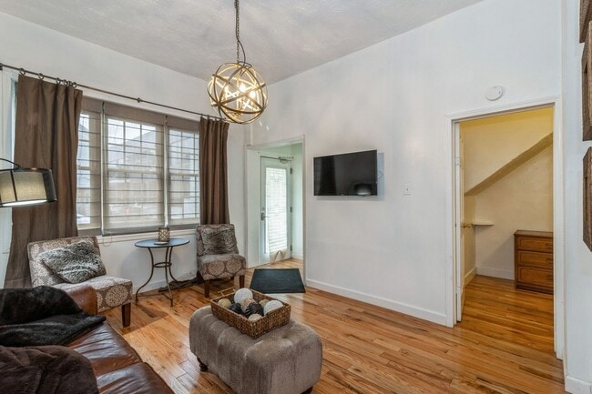 Photo - 2459 N Clybourn Ave Unit 1FRONT