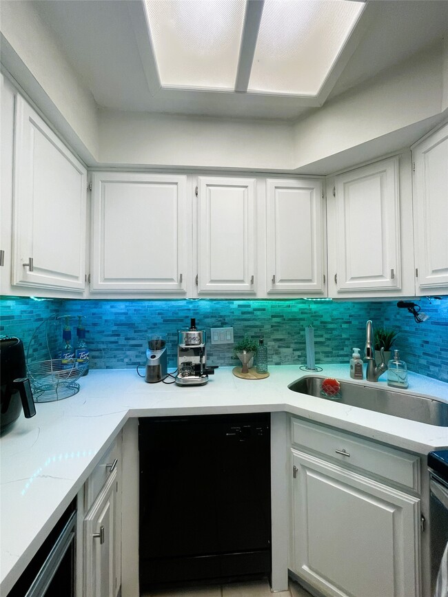 Photo - 921 Marine Dr Unit 214