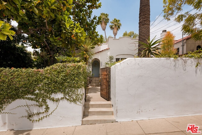 Building Photo - 1649 N Coronado St