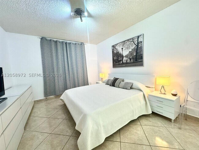 Photo - 19701 E Country Club Dr Unit 5106