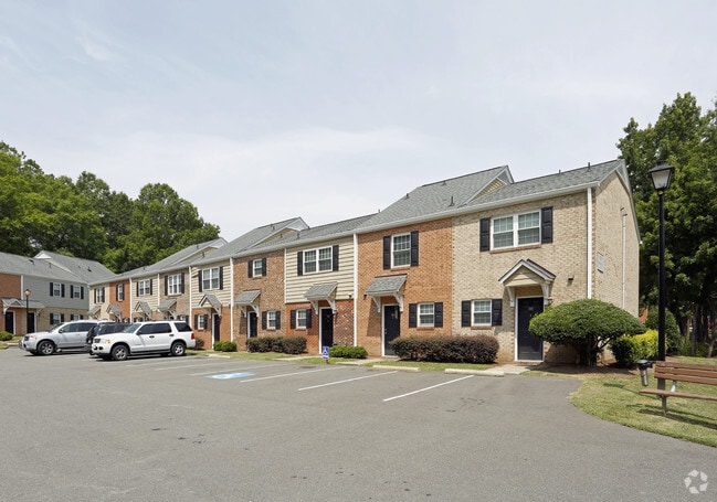 Building Photo - 501 Towns