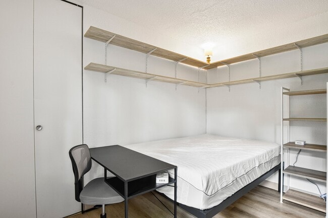 Photo - 934 High St Unit 5