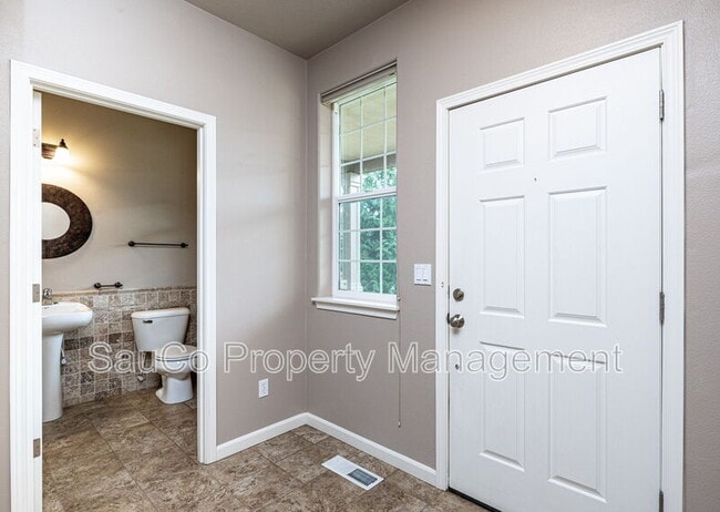 Photo - 3722 SE Oakleaf St