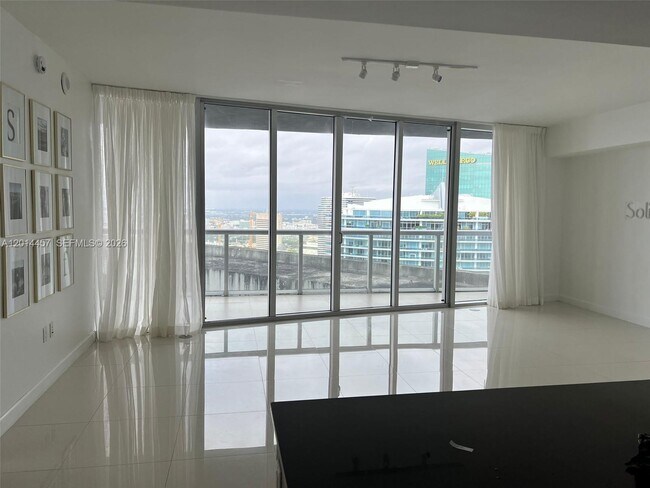 Photo - 475 Brickell Ave Unidad 5508