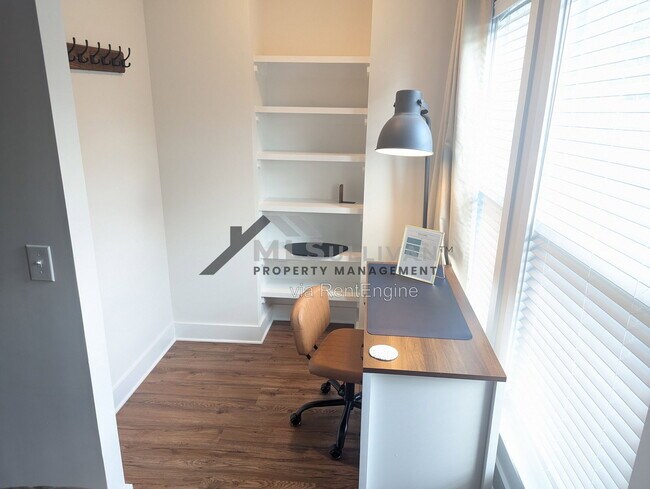 Photo - 702 Colfax St