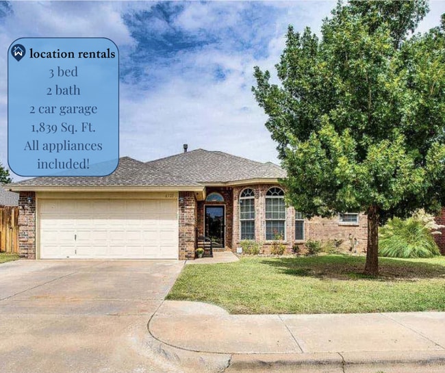 Building Photo - Spacious 3/2 with loads of Character!